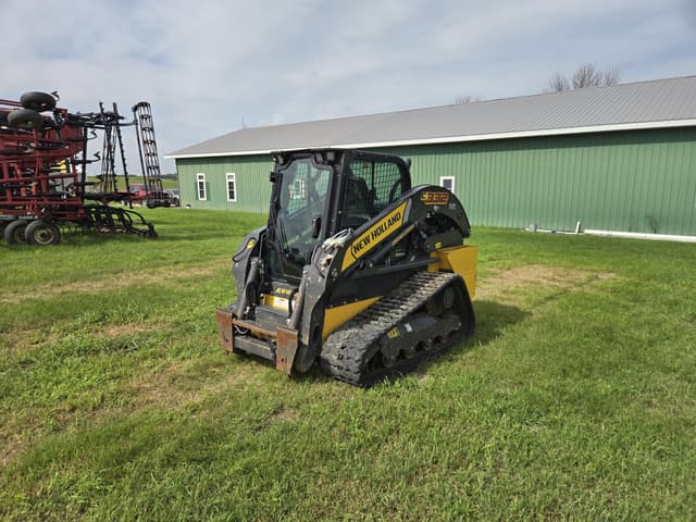 Image of New Holland C332 equipment image 1