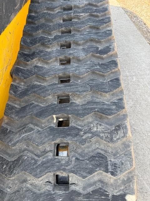 Image of New Holland C332 equipment image 3