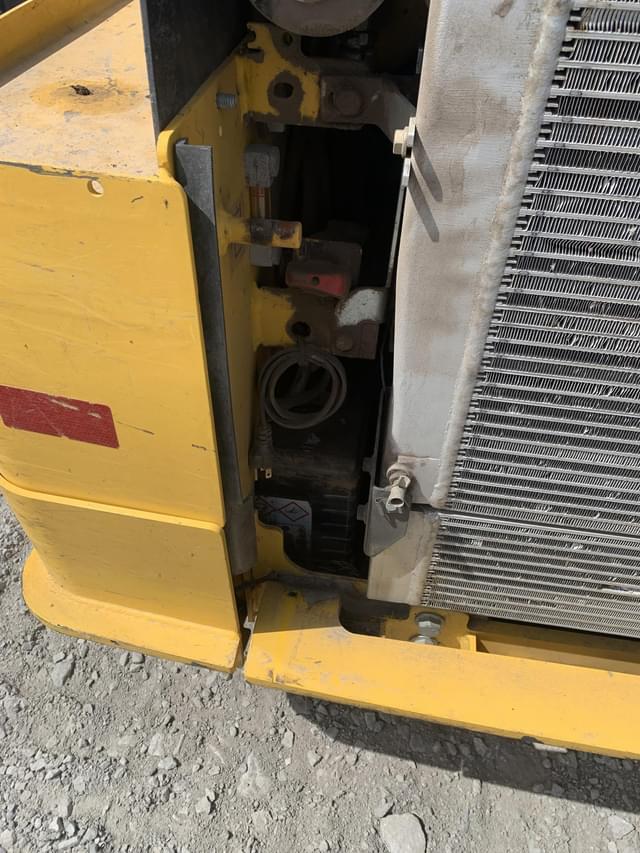 Image of New Holland C332 equipment image 1