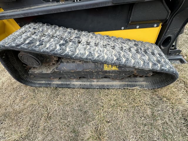 Image of New Holland C332 equipment image 3