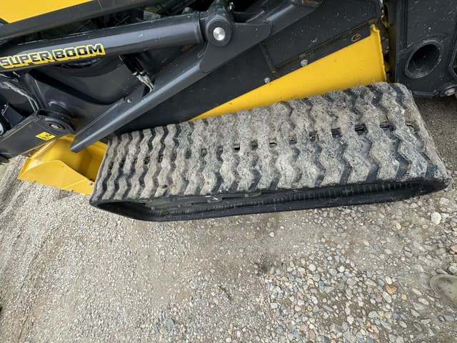 Image of New Holland C332 equipment image 3