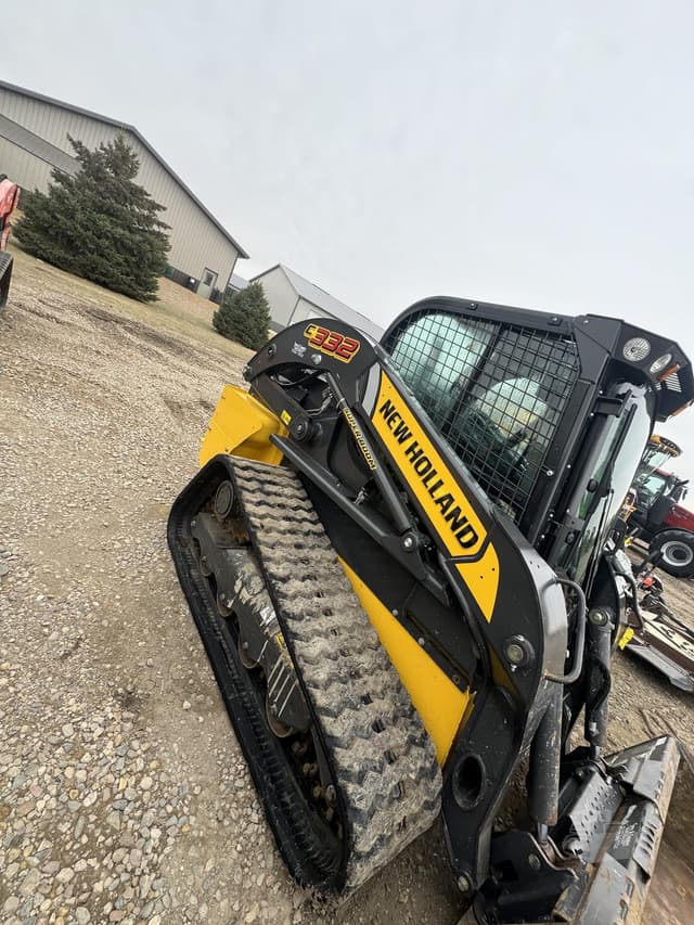 Image of New Holland C332 equipment image 1