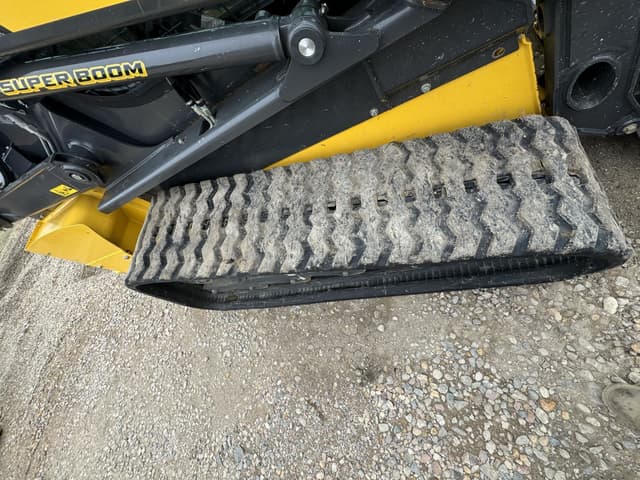 Image of New Holland C332 equipment image 3