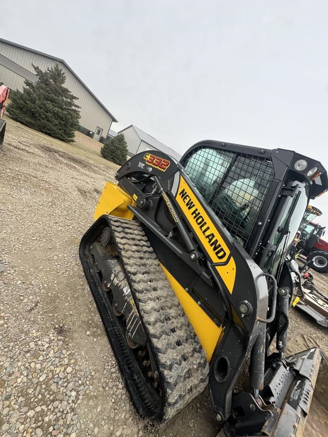 Image of New Holland C332 equipment image 1