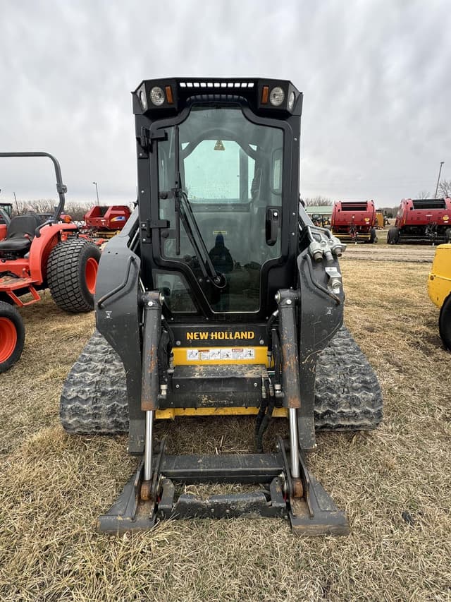 Image of New Holland C332 equipment image 4