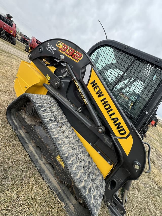 Image of New Holland C332 equipment image 1