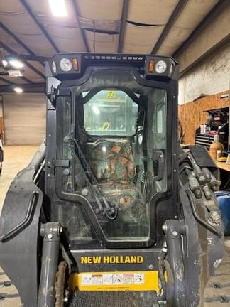 Image of New Holland C332 equipment image 2