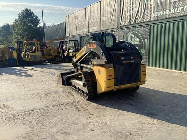 Image of New Holland C332 equipment image 2