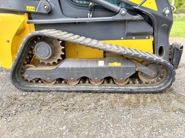 Image of New Holland C332 equipment image 3