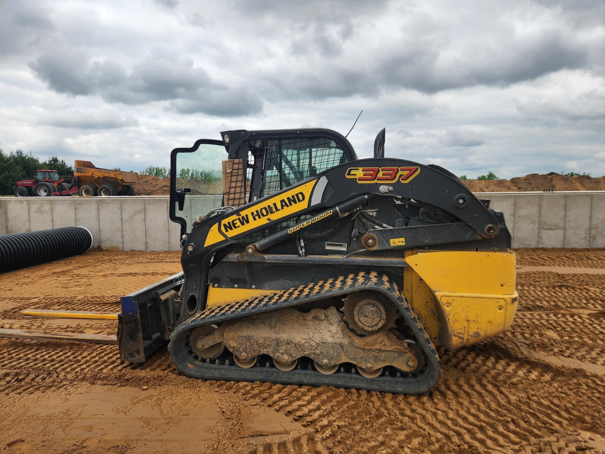 2023 New Holland C337 Equipment Image0