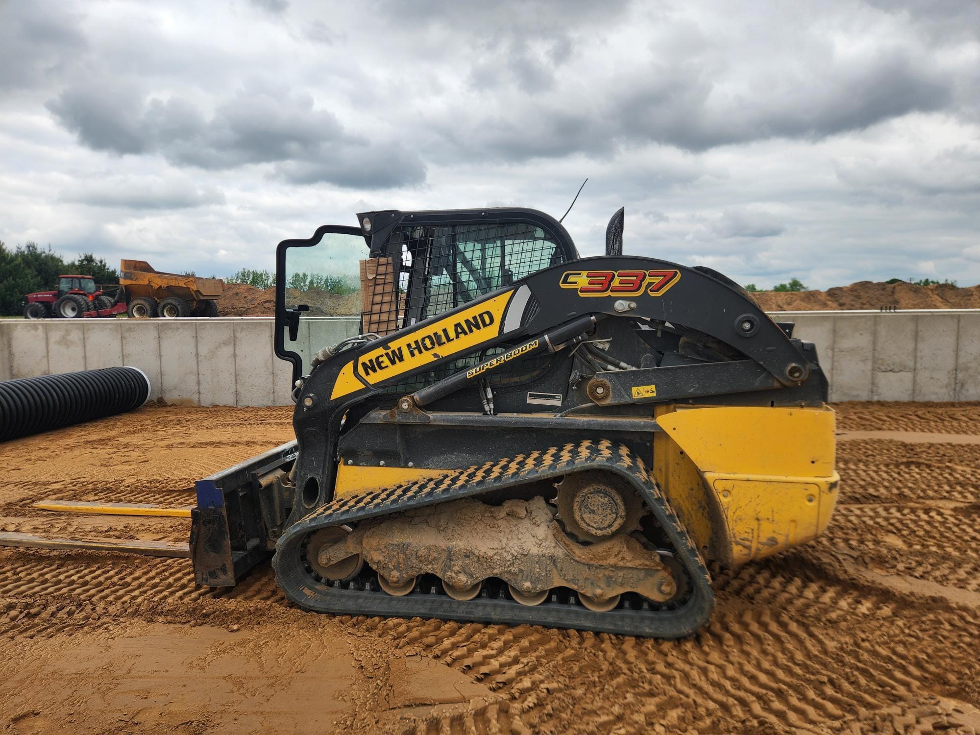 2023 New Holland C337 Equipment Image0