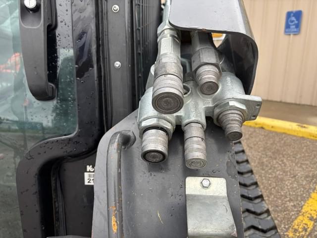 Image of New Holland C337 equipment image 4