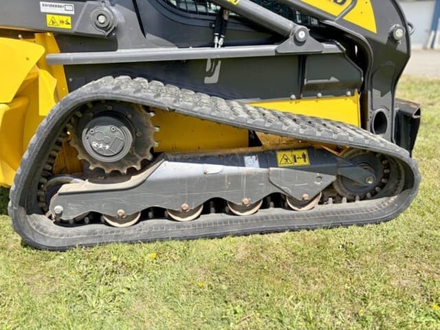Image of New Holland C337 equipment image 4