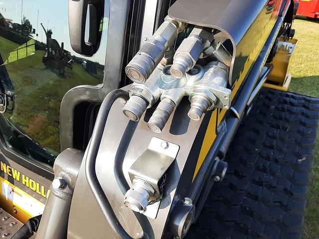 Image of New Holland C345 equipment image 4