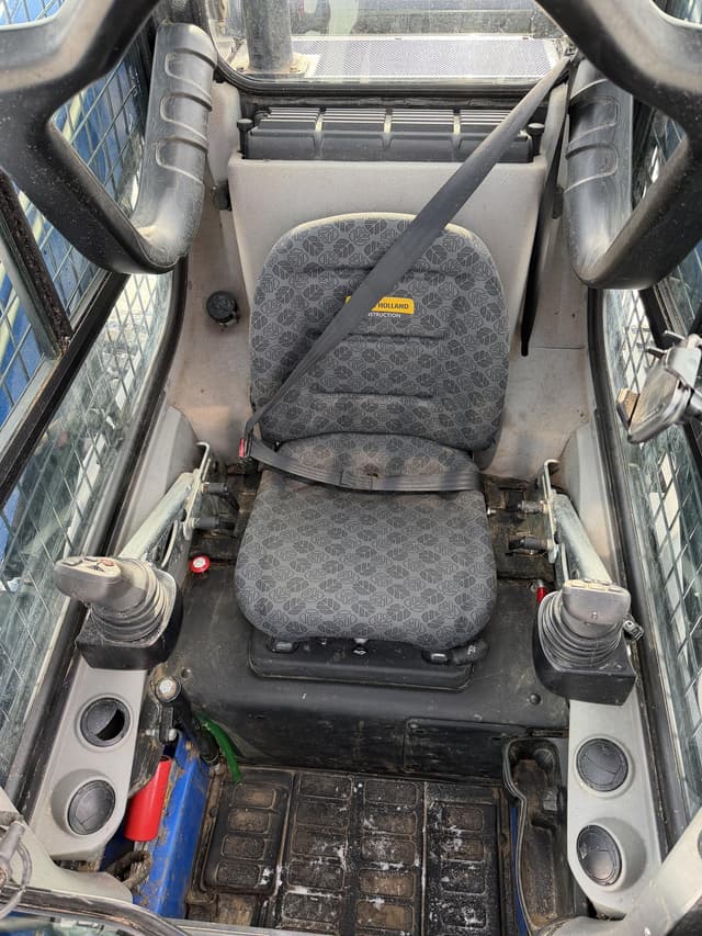 Image of New Holland C345 equipment image 4