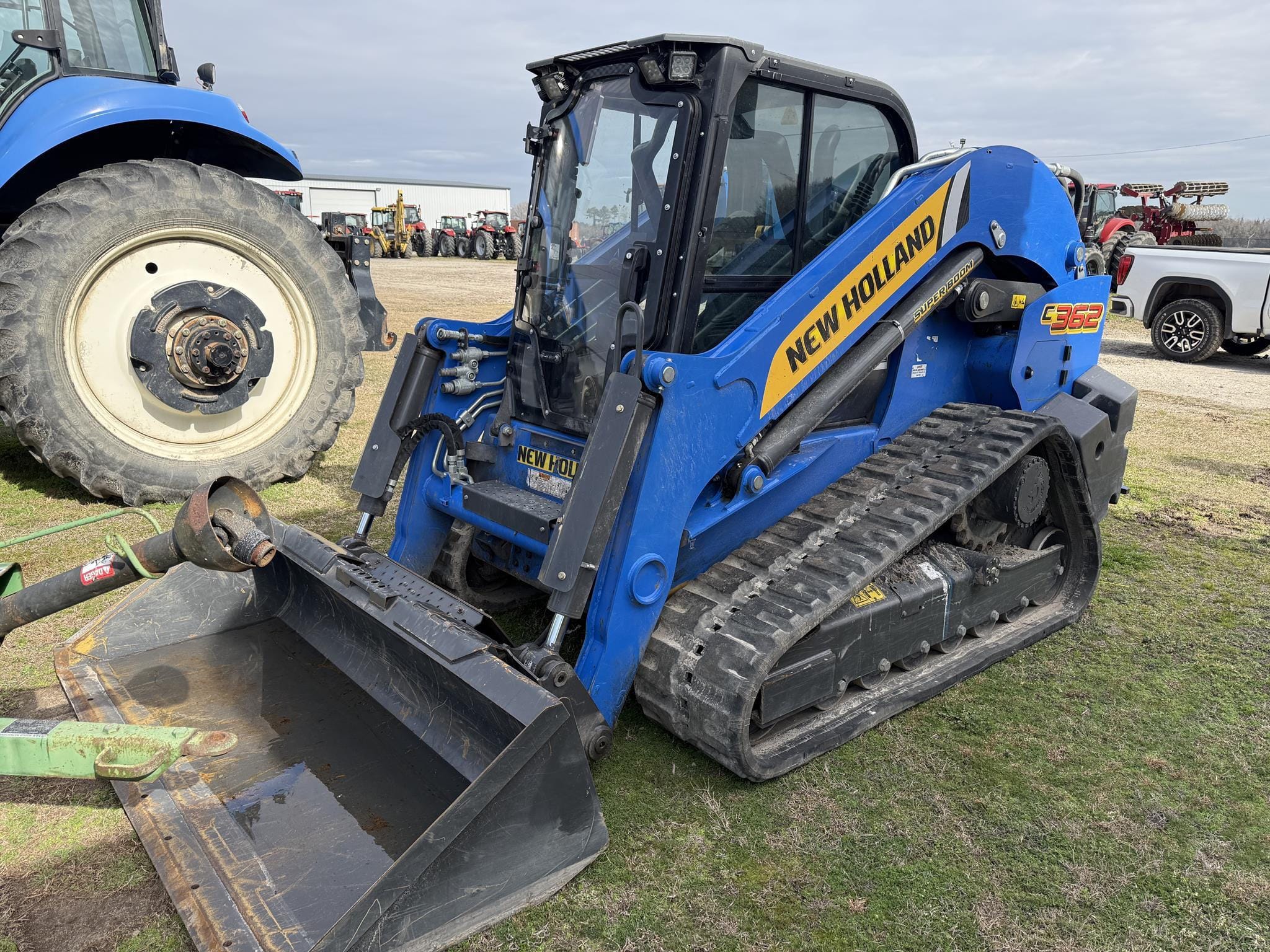2023 New Holland C362 Equipment Image0