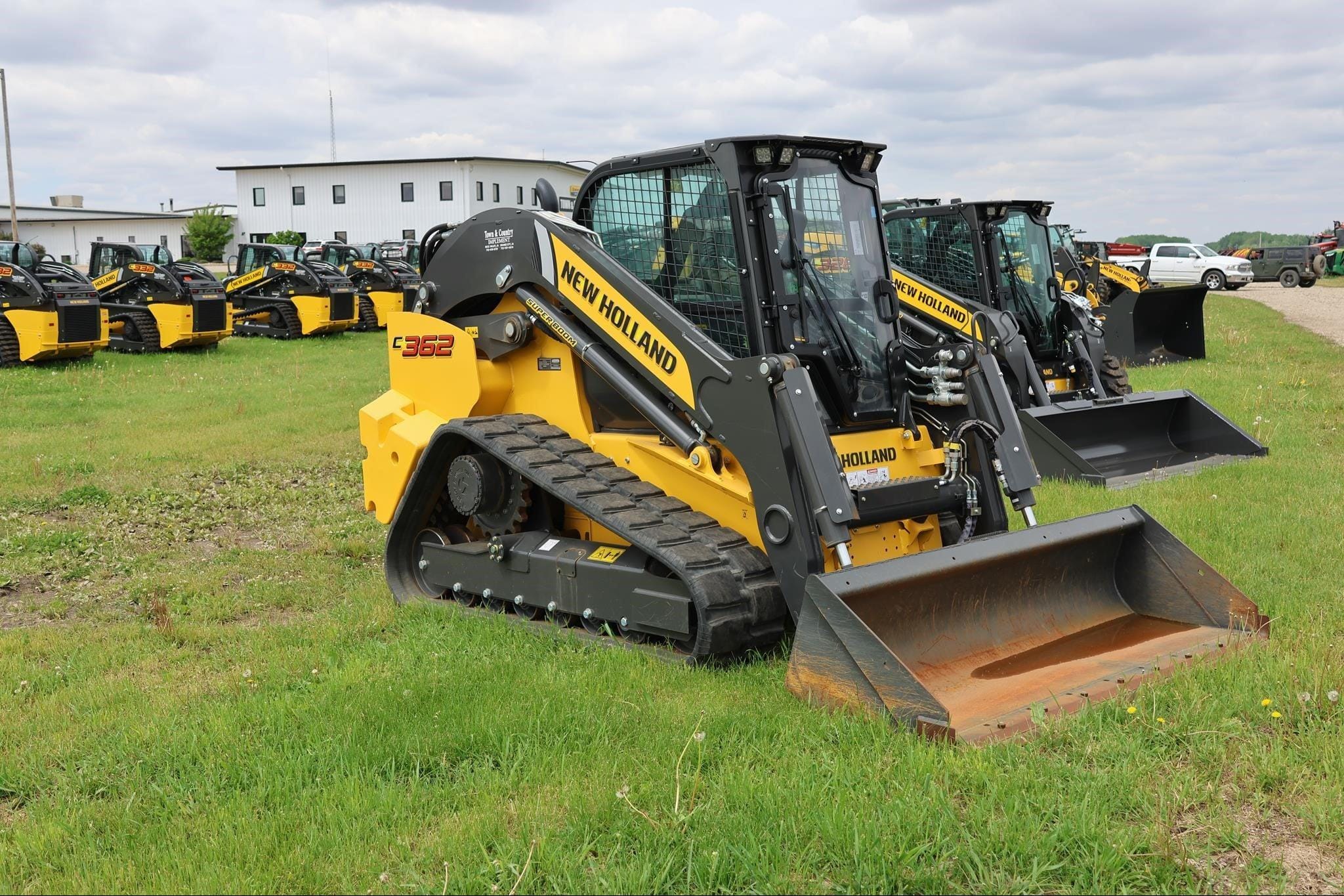 2023 New Holland C362 Equipment Image0