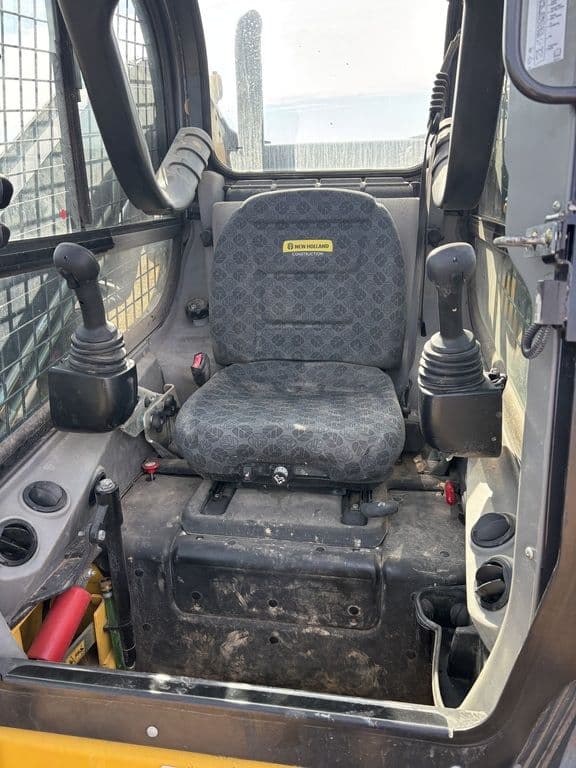 Image of New Holland C362 equipment image 3