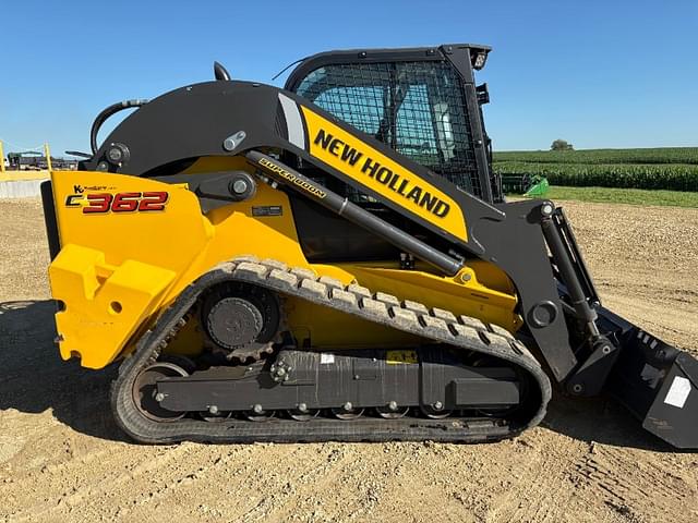 Image of New Holland C362 equipment image 3