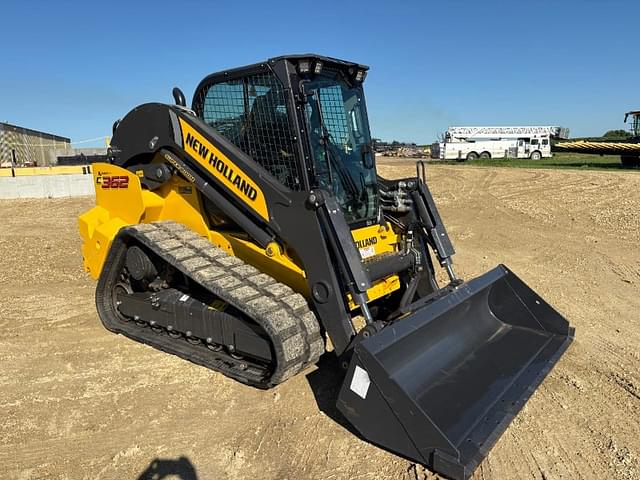 Image of New Holland C362 equipment image 2