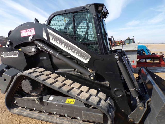 Image of New Holland C362 equipment image 4