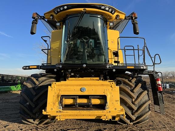 Image of New Holland CR8.90 equipment image 1