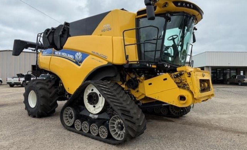 2023 New Holland CR10.90 Equipment Image0