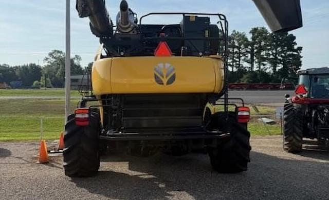 Image of New Holland CR10.90 equipment image 4