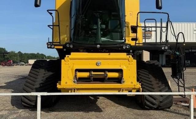 Image of New Holland CR10.90 equipment image 2