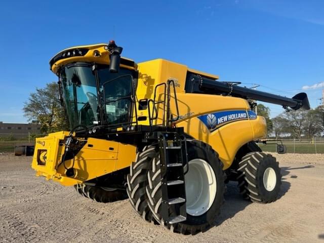 Image of New Holland CR7.90 equipment image 1