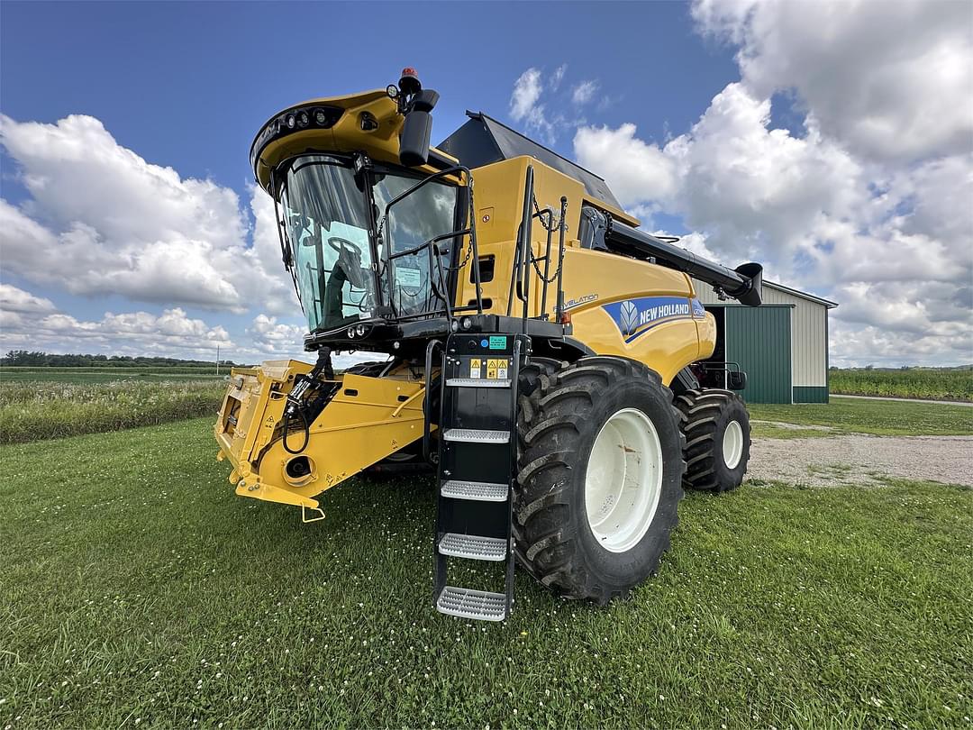 Image of New Holland CR7.90 Primary image