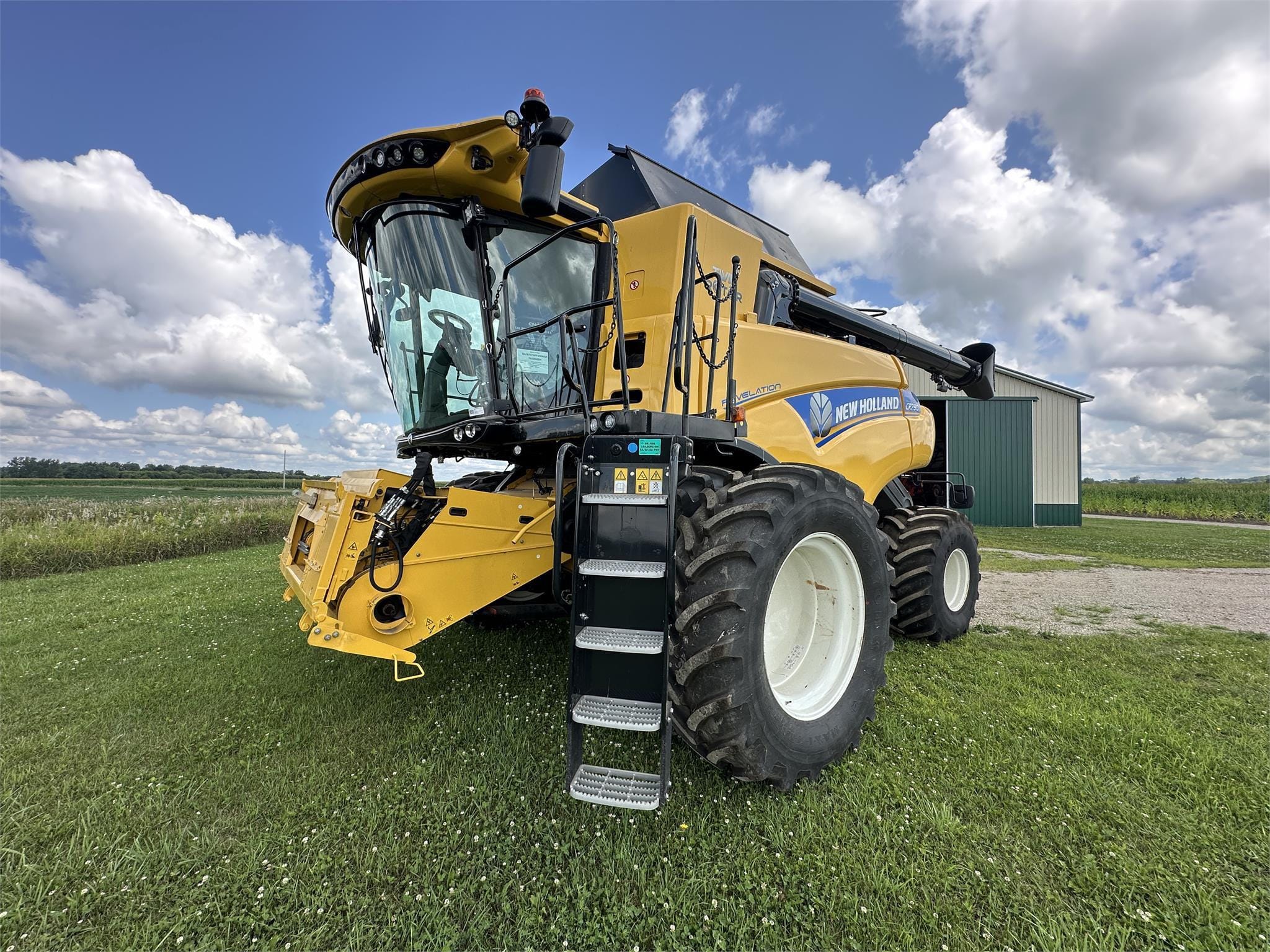 2023 New Holland CR7.90 Equipment Image0