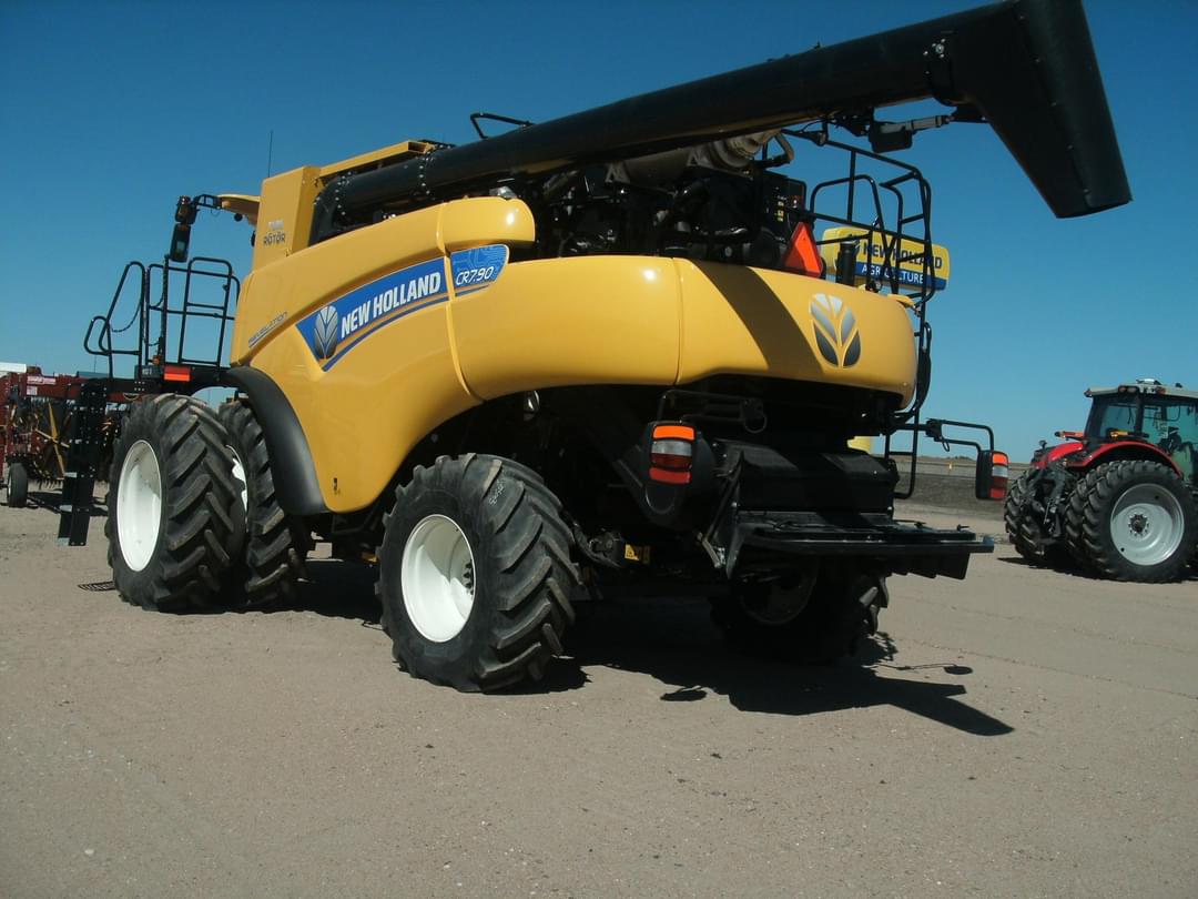 Image of New Holland CR7.90 Image 1