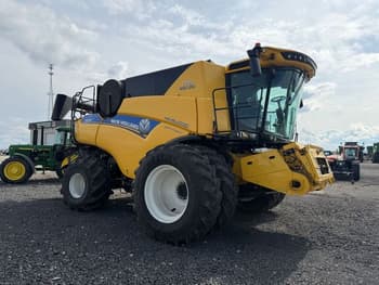 2023 New Holland CR8.90 Equipment Image0