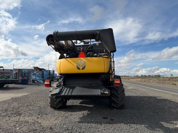 Image of New Holland CR8.90 equipment image 1