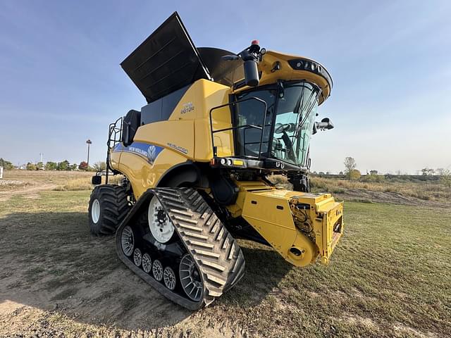 Image of New Holland CR9.90 equipment image 1