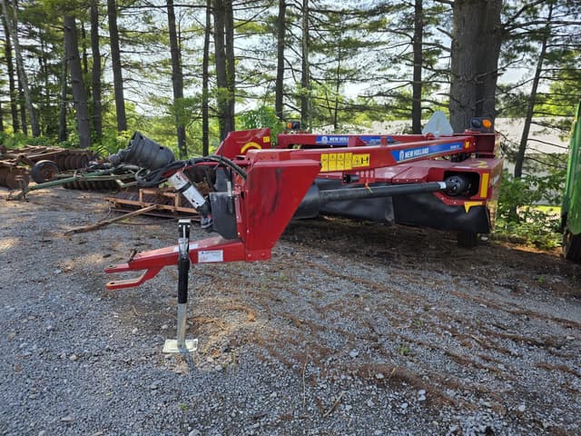 Image of New Holland 210 equipment image 3
