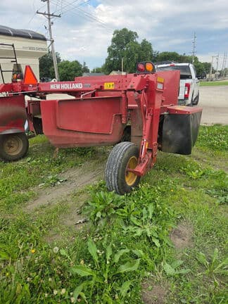 Image of New Holland 210 equipment image 3