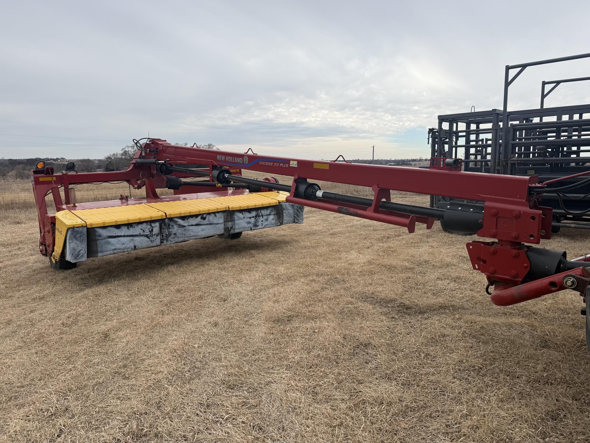 2023 New Holland 313 Plus Equipment Image0