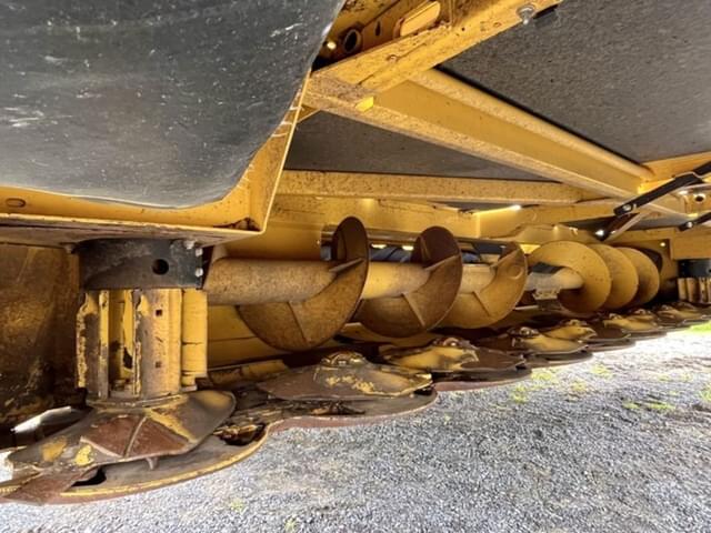 Image of New Holland 416 equipment image 4