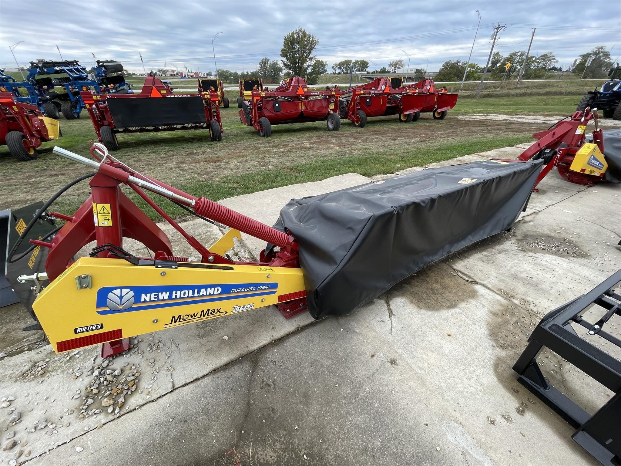 2023 New Holland Duradisc 109M Equipment Image0