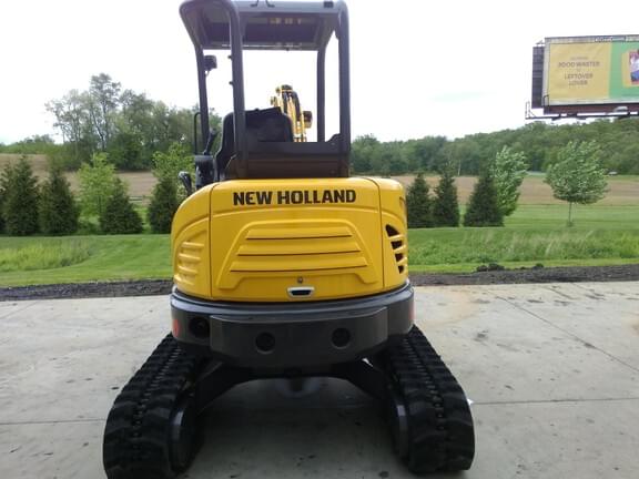 Image of New Holland E37C equipment image 4