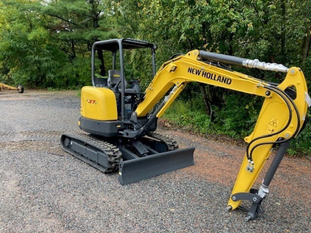 2023 New Holland E37C Equipment Image0