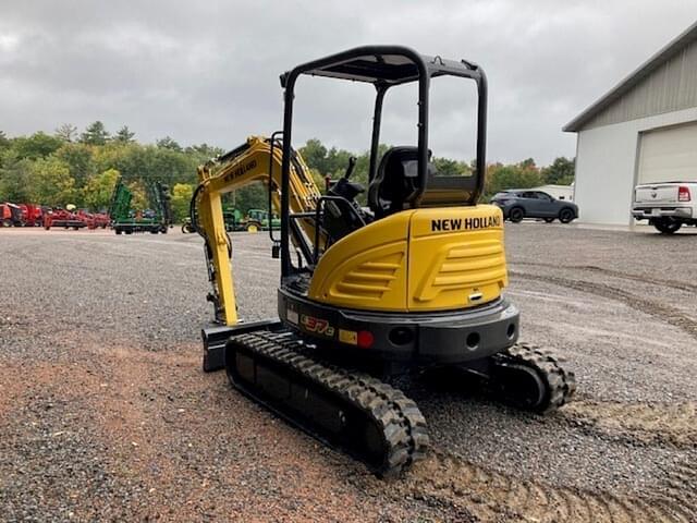 Image of New Holland E37C equipment image 4