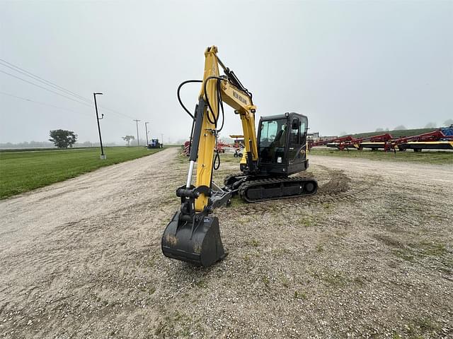 Image of New Holland E57C equipment image 2