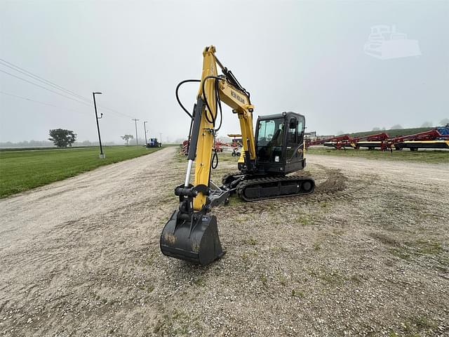 Image of New Holland E57C equipment image 2