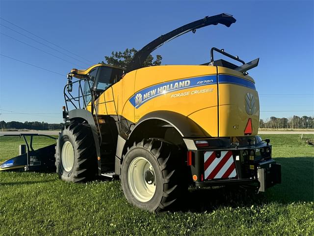 Image of New Holland FR780 equipment image 3