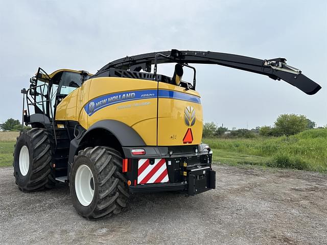 Image of New Holland FR920 equipment image 1