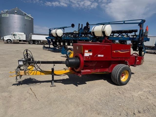 2023 New Holland Hayliner 265 Equipment Image0