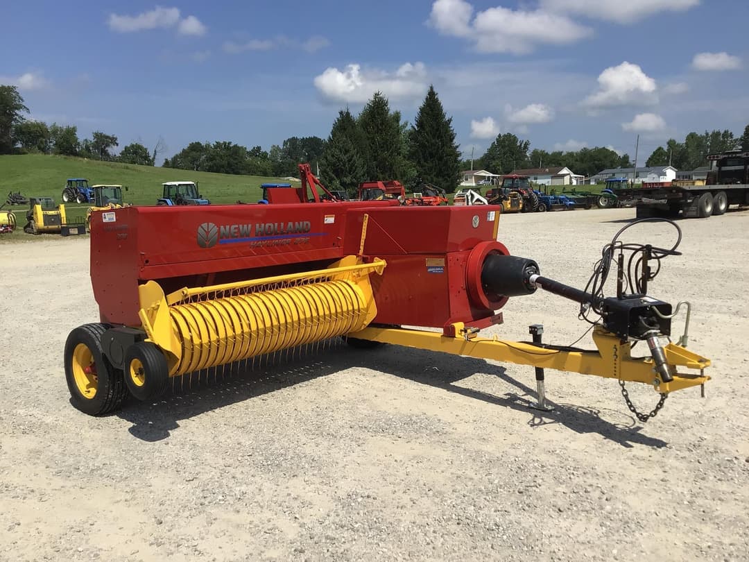 Image of New Holland Hayliner 275 Primary image